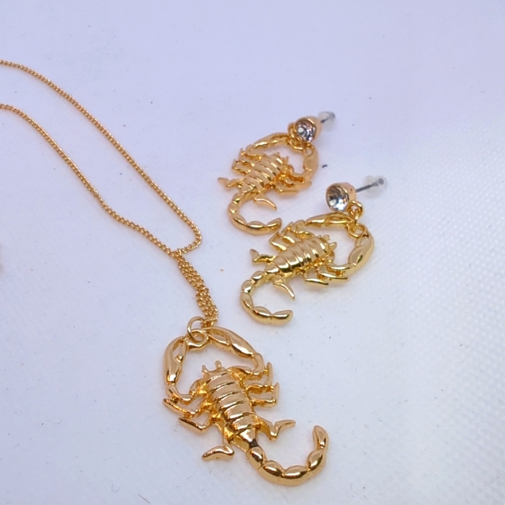 Scorpion Pendant Necklace/Earrings 14k Yellow Gold Plated Laser Cut New with Tag - Picture 4 of 10